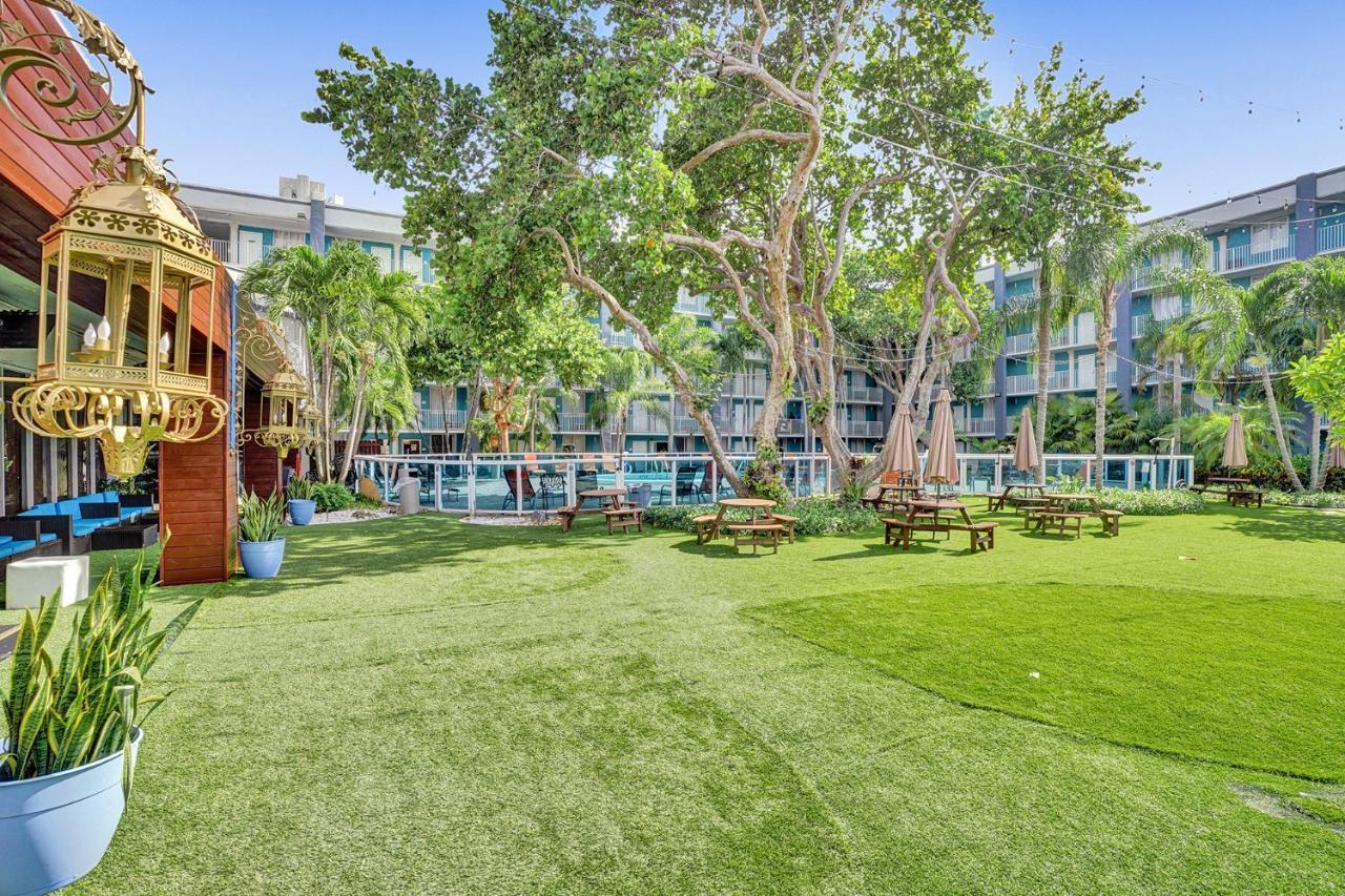 Fort Lauderdale Grand Hotel Оукланд Парк Екстериор снимка