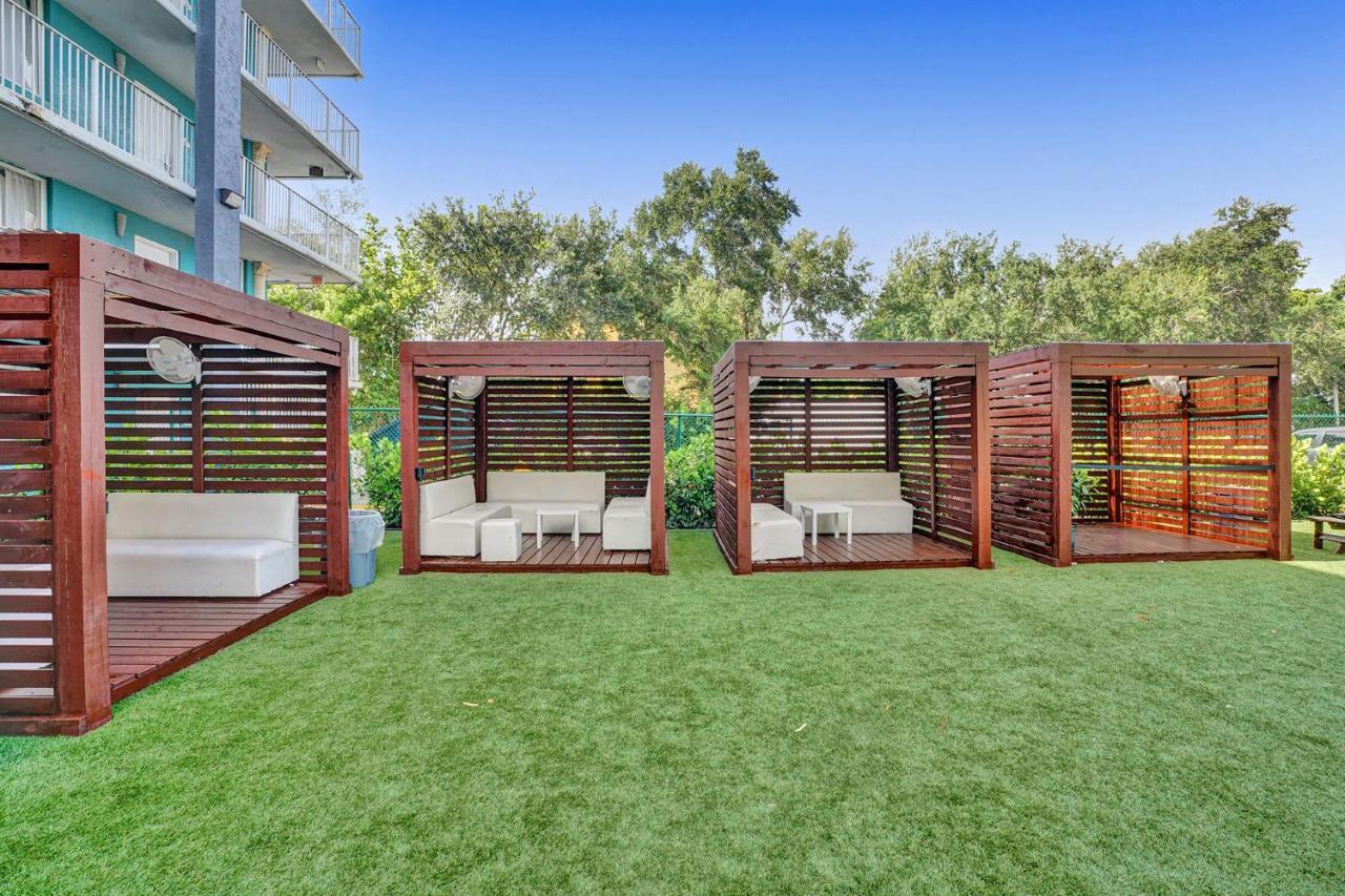 Fort Lauderdale Grand Hotel Оукланд Парк Екстериор снимка