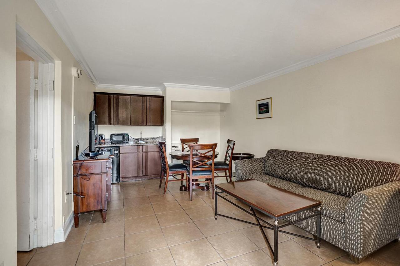 Fort Lauderdale Grand Hotel Оукланд Парк Екстериор снимка
